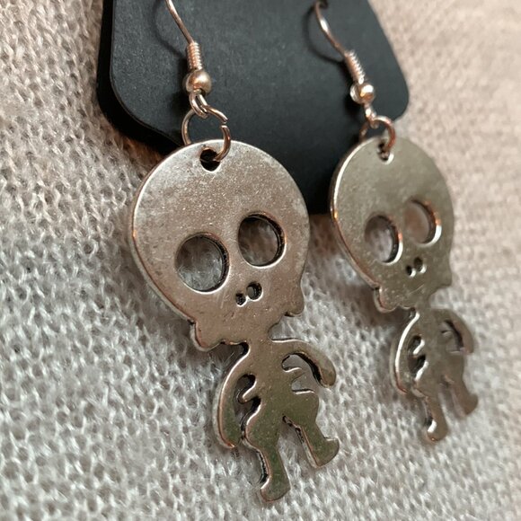 2x32$ ❄️👸👑 Trio Necklace Bracelet & Earrings - silver tone skull & bead chain - Picture 4 of 13